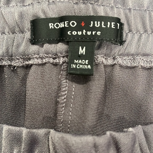 Romeo + Juliet Coture High Waisted Shorts W/Bows (Buy Now Only)Now Offers - Picture 3 of 4